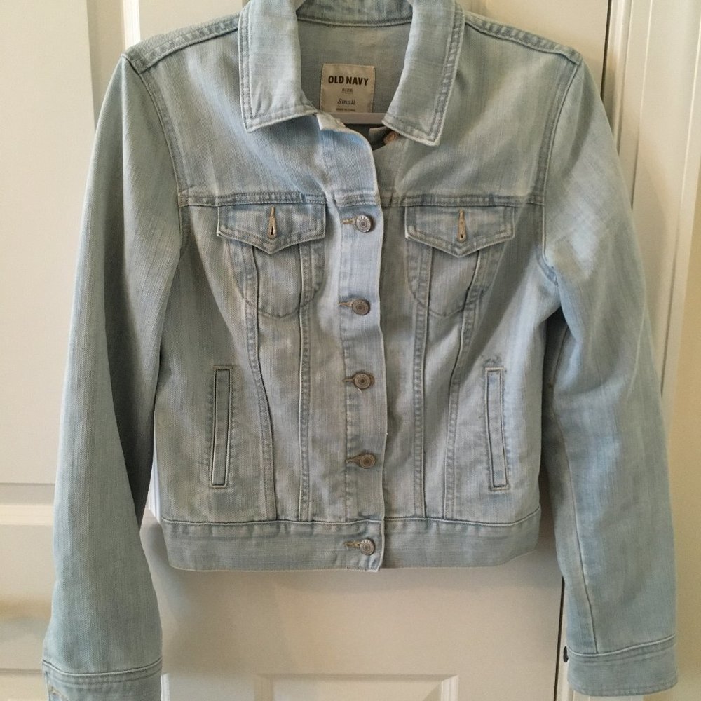 Cropped denim jacket